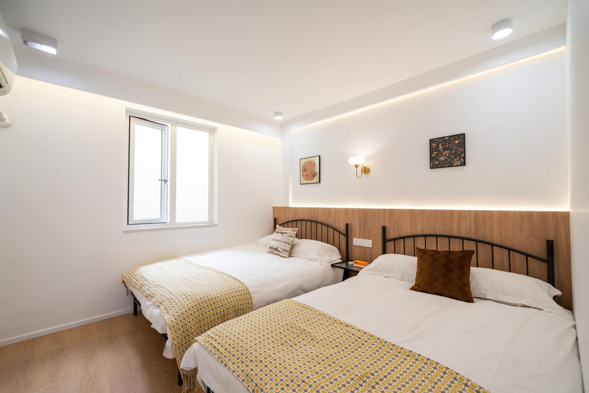 Shanghai Yi Du B&B - 150M Walk From Exit 5 Of Jiashan Road Metro Station Eksteriør billede